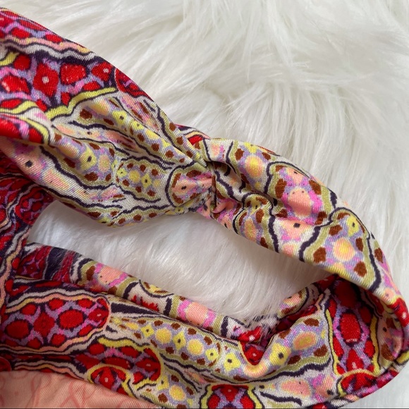 32B Vs Victoria’s Secret Bombshell /Miraculous Bikini swimsuit bathingsuit 2pc - Picture 16 of 16